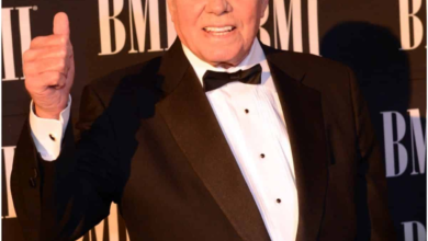 tom t hall net worth
